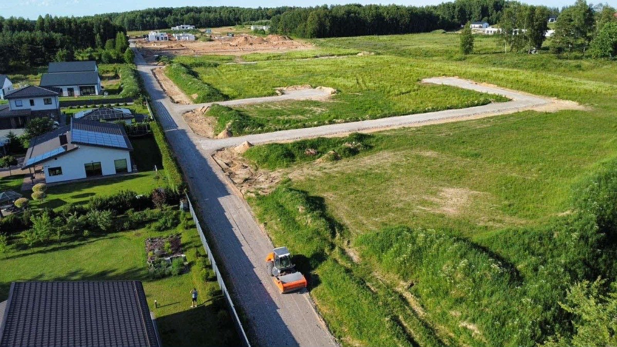 Asfalto darbai iš oro – kelių tiesimas Vilniaus rajone